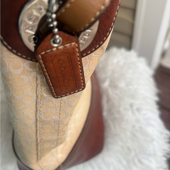 Coach Hampton 2008 Hobo Cream and Brown Shoulder Bag - Picture 6 of 10